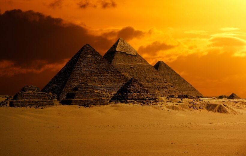 Лучший дневной тур Посещение Пирамид в Гиза, Египетский музей и восточный базар